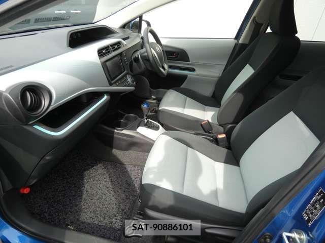 Toyota AQUA 2012-10 313959-6