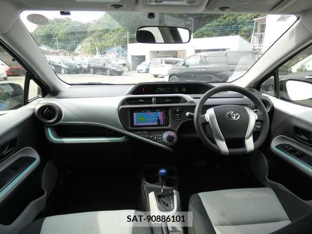 Toyota AQUA 2012-10 313959-2