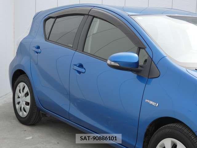 Toyota AQUA 2012-10 313959-18