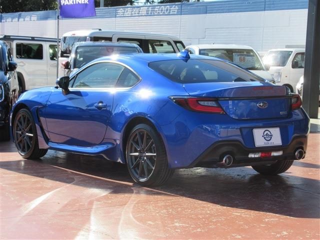 Subaru BRZ 2023-02 818-24