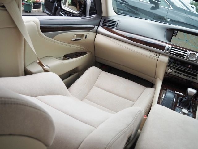 Lexus LS 2017-06 6320-27