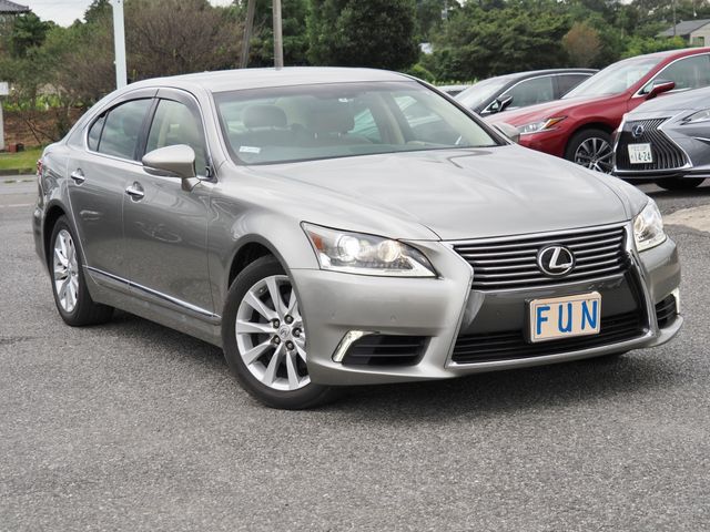 Lexus LS 2017-06 6320-2