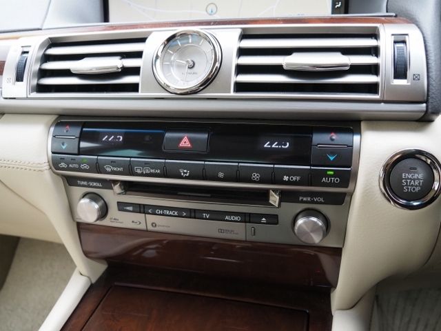 Lexus LS 2017-06 6320-22