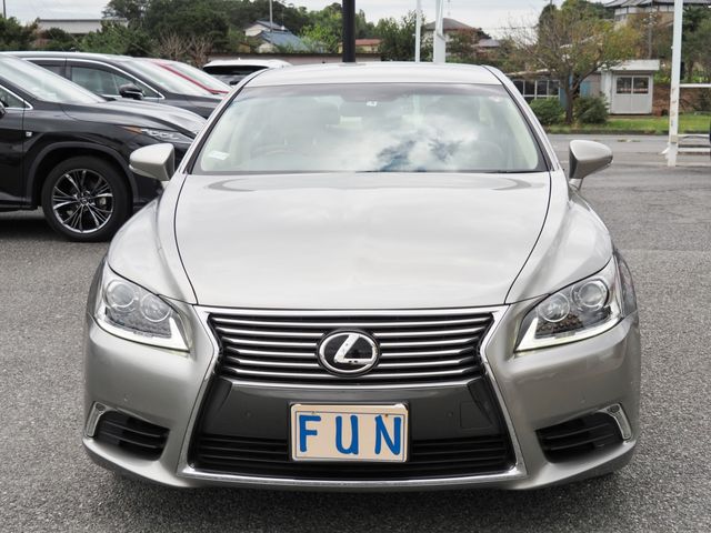 Lexus LS 2017-06 6320-1