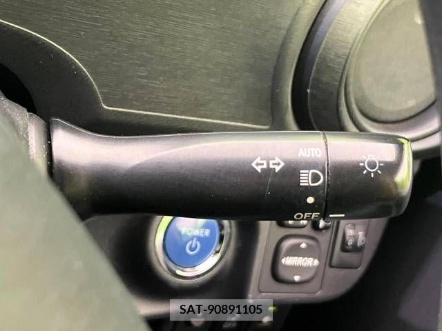 Toyota AQUA 2012-03 350442-7