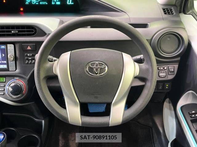 Toyota AQUA 2012-03 350442-11