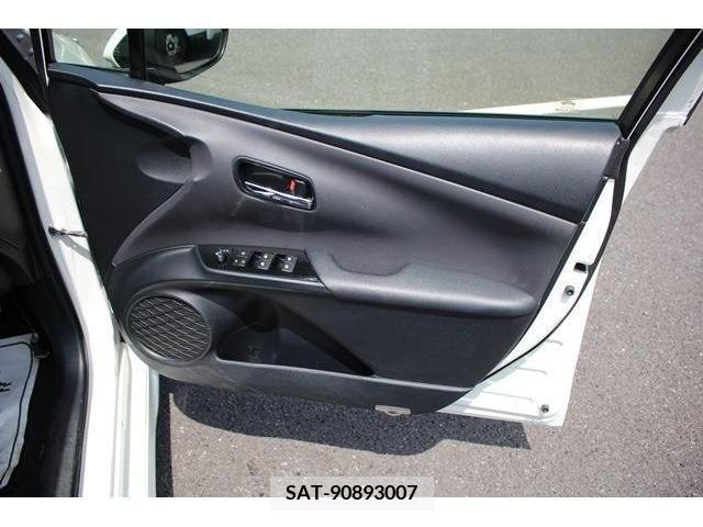 Toyota PRIUS 2016-03 366628-13