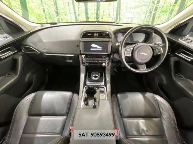 Jaguar F-PACE 2017-12 340349-2