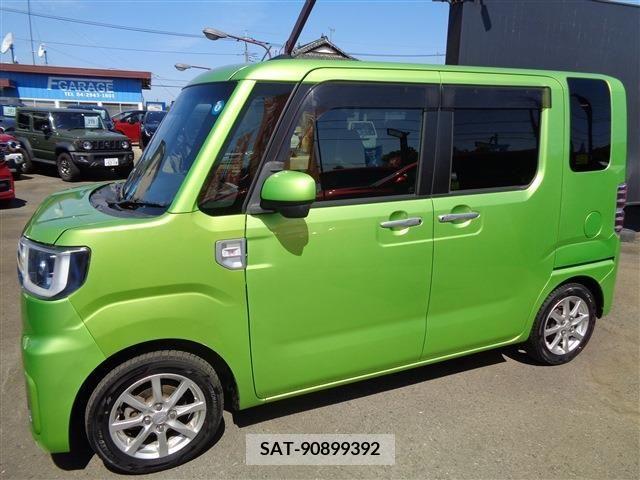 Toyota Pixis Mega 2017-12 281433-3