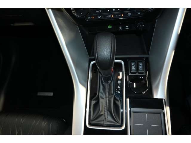Mitsubishi ECLIPSE CROSS 2020-02 9462-15