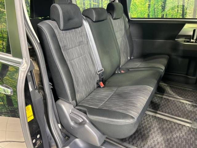 Toyota VOXY 2012-01 12736-9