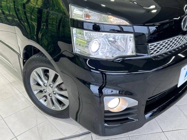 Toyota VOXY 2012-01 12736-12