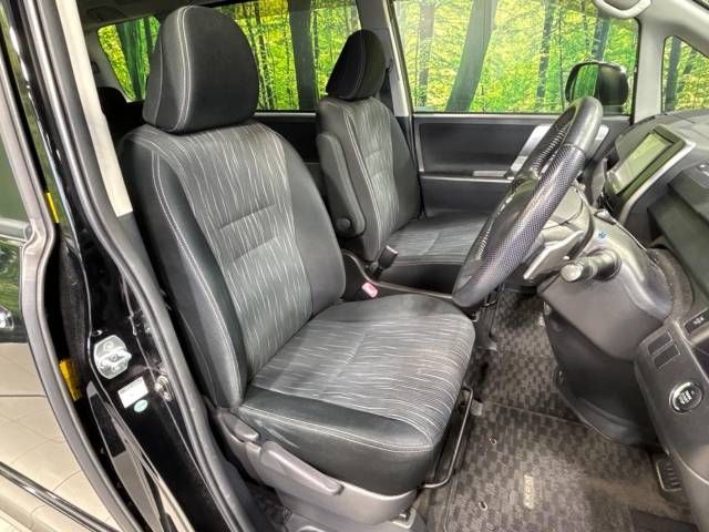 Toyota VOXY 2012-01 12736-8
