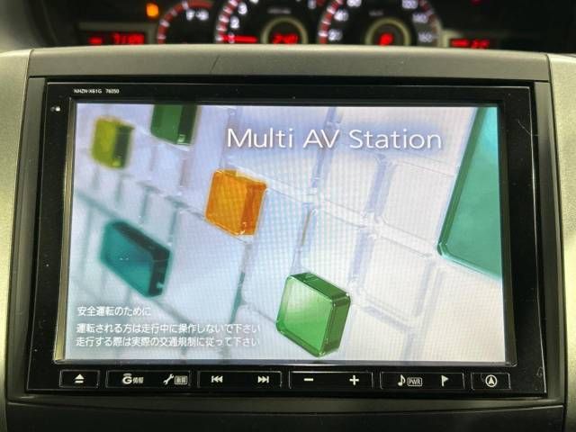 Toyota VOXY 2012-01 12736-2