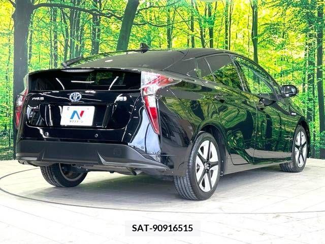Toyota PRIUS 2017-08 378816-17