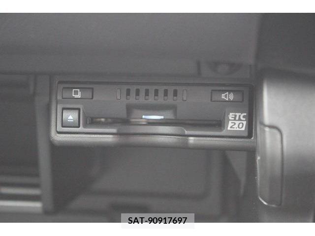 Lexus UX 2021-08 275950-3