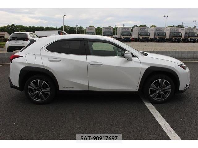 Lexus UX 2021-08 275950-10