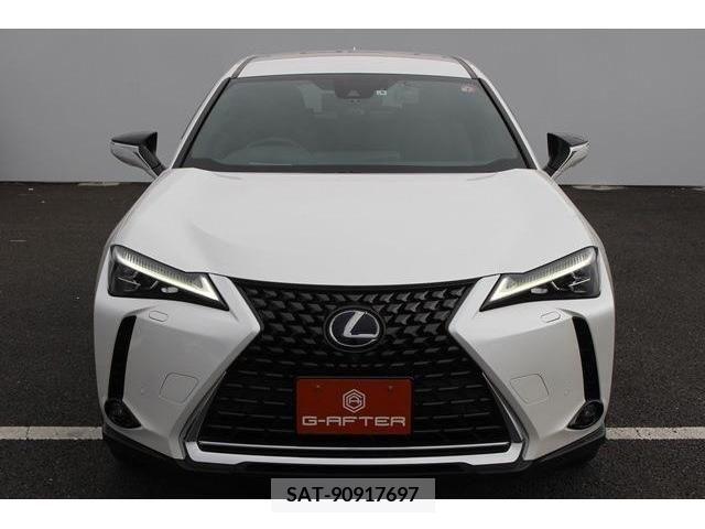 Lexus UX 2021-08 275950-7