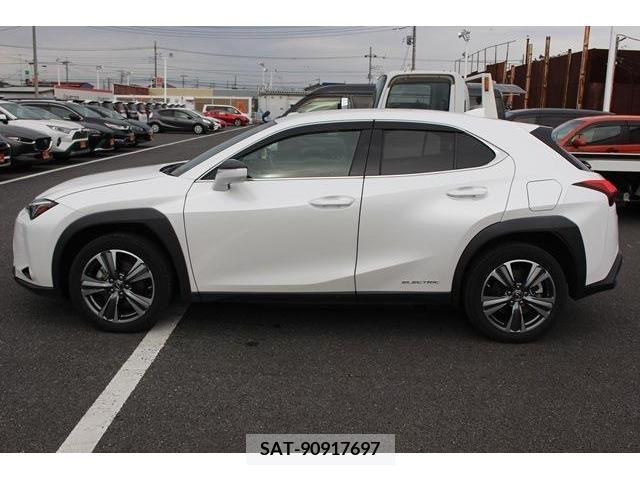 Lexus UX 2021-08 275950-8