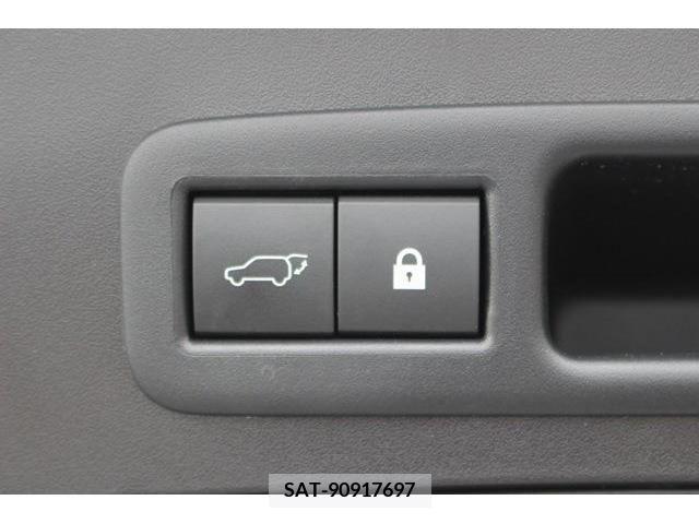 Lexus UX 2021-08 275950-6