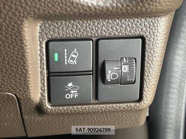 Honda N BOX 2022-02 349841-3
