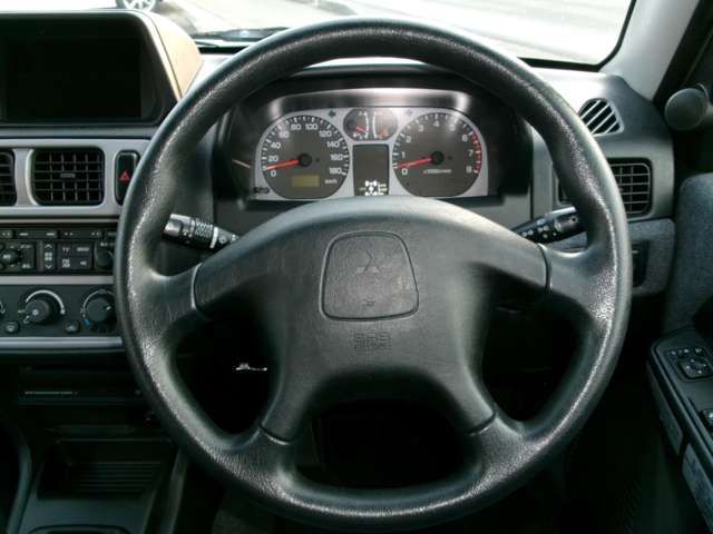 Mitsubishi PAJERO IO 2001-05 182063-18