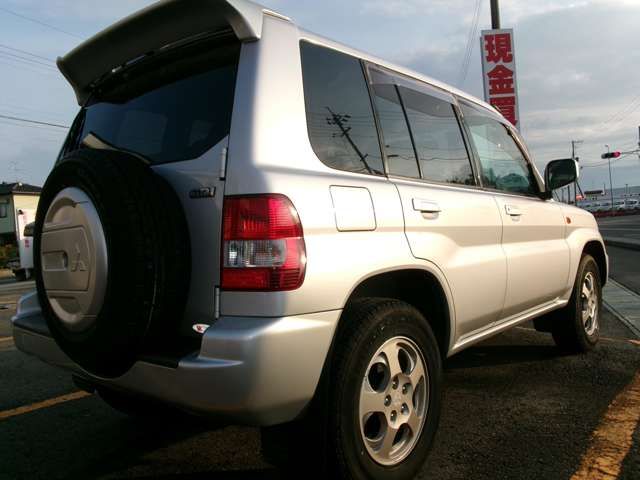 Mitsubishi PAJERO IO 2001-05 182063-3