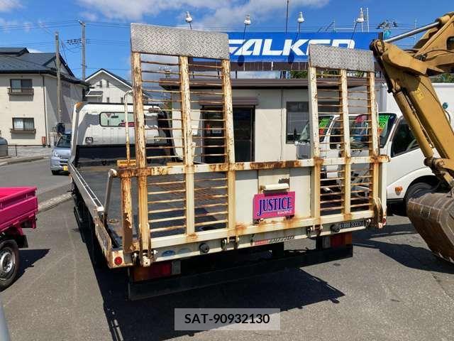 Hino DUTRO 2015-06 339048-9