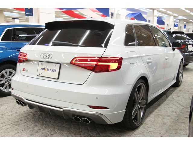 Audi S3 2018-02 2521-26