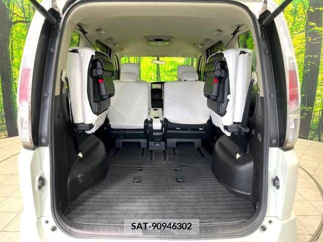 Nissan SERENA 2009-02 284285-11