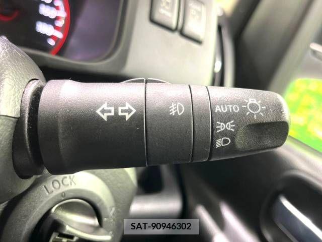 Nissan SERENA 2009-02 284285-7