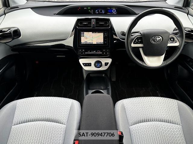 Toyota PRIUS 2016-02 282193-1