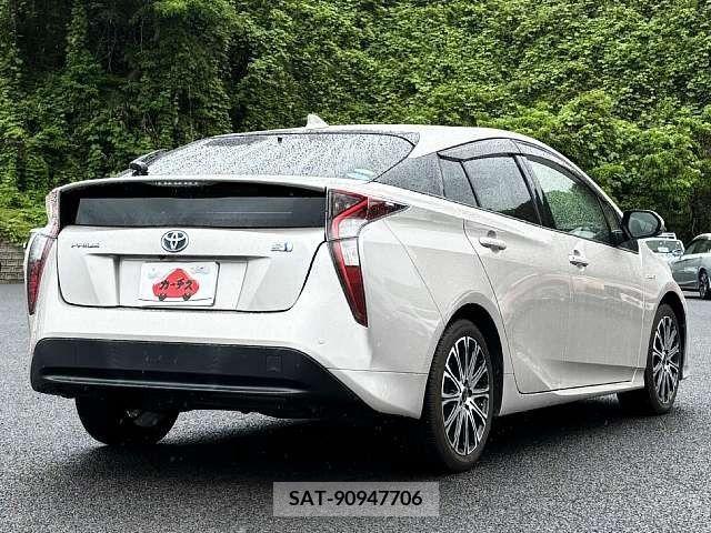 Toyota PRIUS 2016-02 282193-2