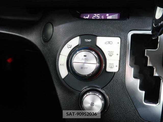 Toyota SIENTA 2018-07 221746-6