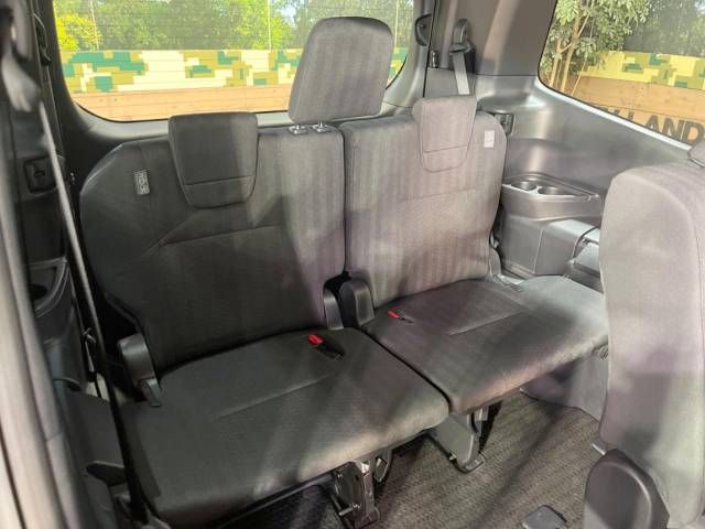 Toyota NOAH 2023-07 180809-9