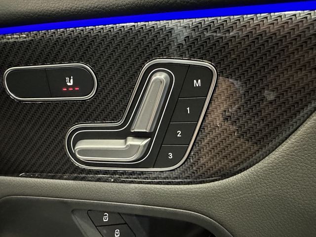 Mercedes Benz GLA-CLASS 2021-11 19161-15