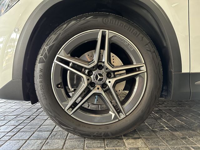 Mercedes Benz GLA-CLASS 2021-11 19161-17