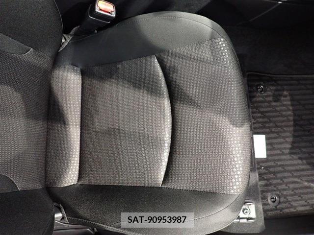 Toyota PRIUS 2021-11 366538-25