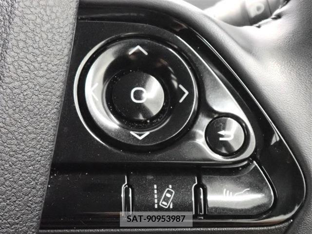 Toyota PRIUS 2021-11 366538-18