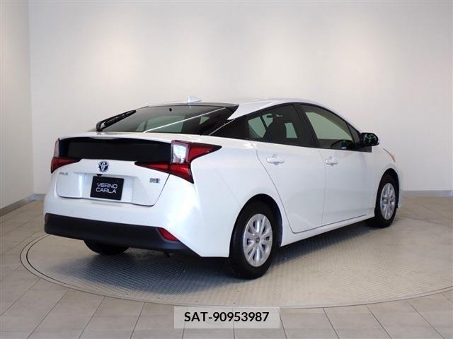 Toyota PRIUS 2021-11 366538-3