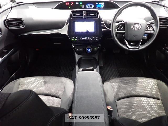 Toyota PRIUS 2021-11 366538-10