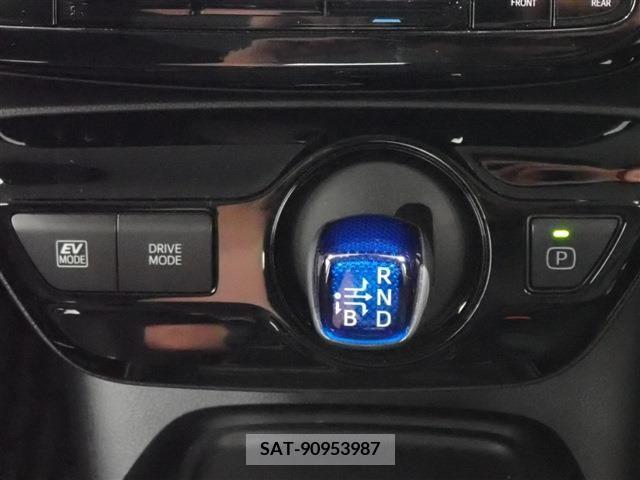Toyota PRIUS 2021-11 366538-16