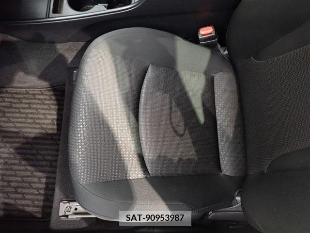 Toyota PRIUS 2021-11 366538-27