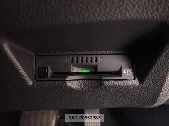 Toyota PRIUS 2021-11 366538-14