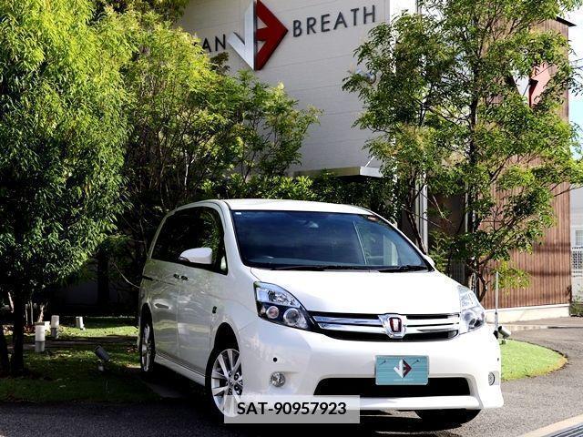 Toyota ISIS 2014-10 351265-0