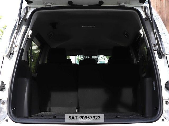 Toyota ISIS 2014-10 351265-29