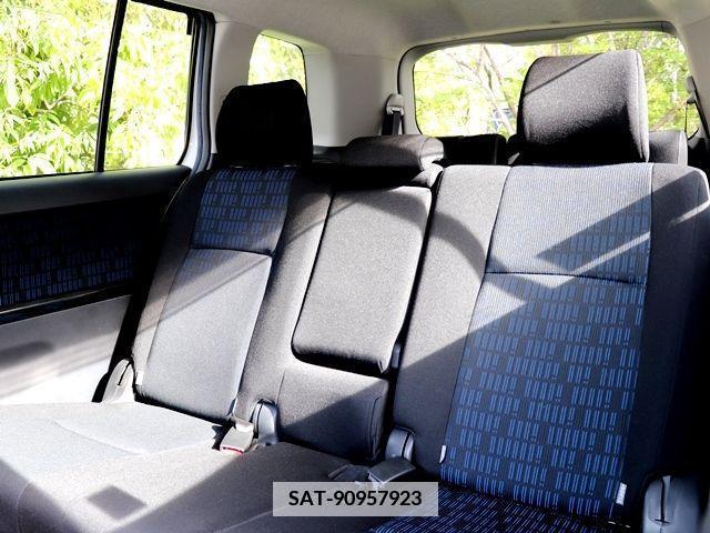 Toyota ISIS 2014-10 351265-26