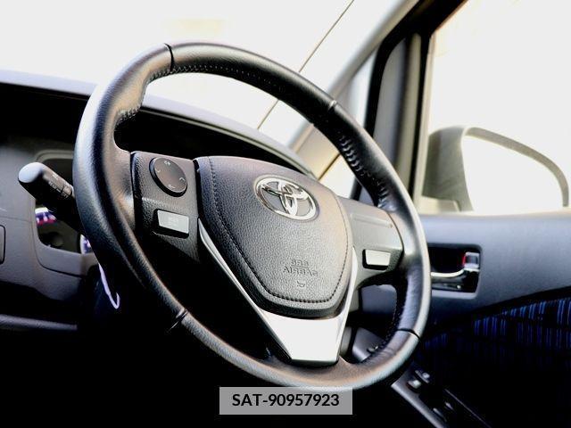 Toyota ISIS 2014-10 351265-14