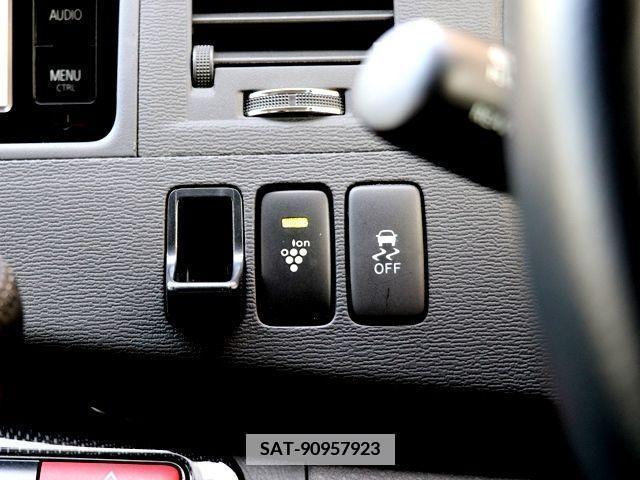 Toyota ISIS 2014-10 351265-21