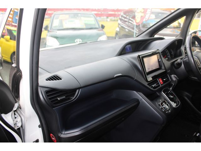 Toyota NOAH 2014-05 194183-20